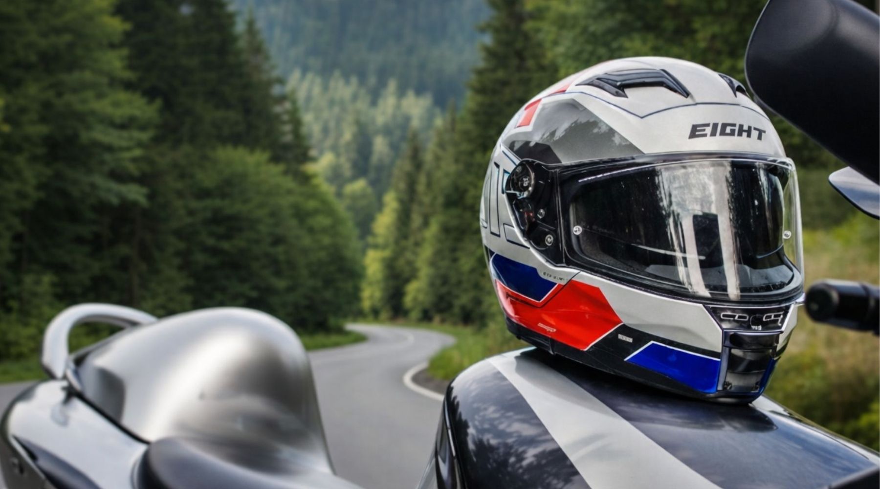 Casque de moto intégral homologué pour une protection optimale du motard