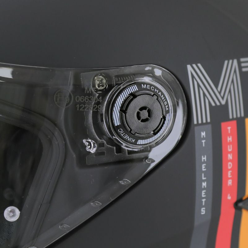 Casque-integral-mt-thunder-noir-mat-mecanisme