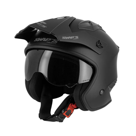 casque jet type cross noir mat avec visière fumée et casquette rigide, idéal scooter ou motard urbain