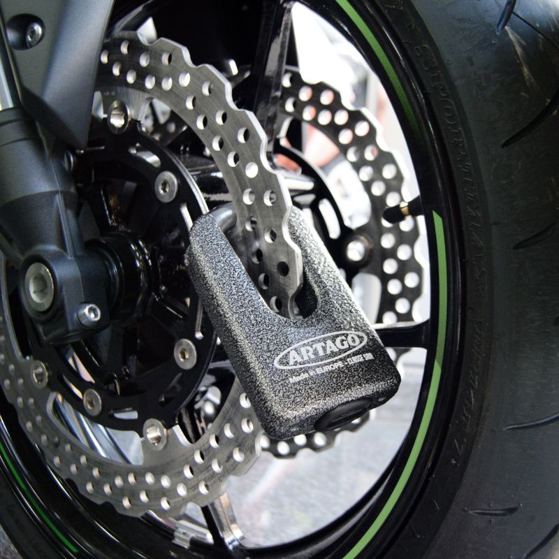Chaine-antivol-moto-150cm-avec-cadenas-sra-artago-bloque