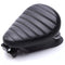 Selle moto noire à coutures horizontales pour bobber, confort renforcé avec ressorts amortisseurs