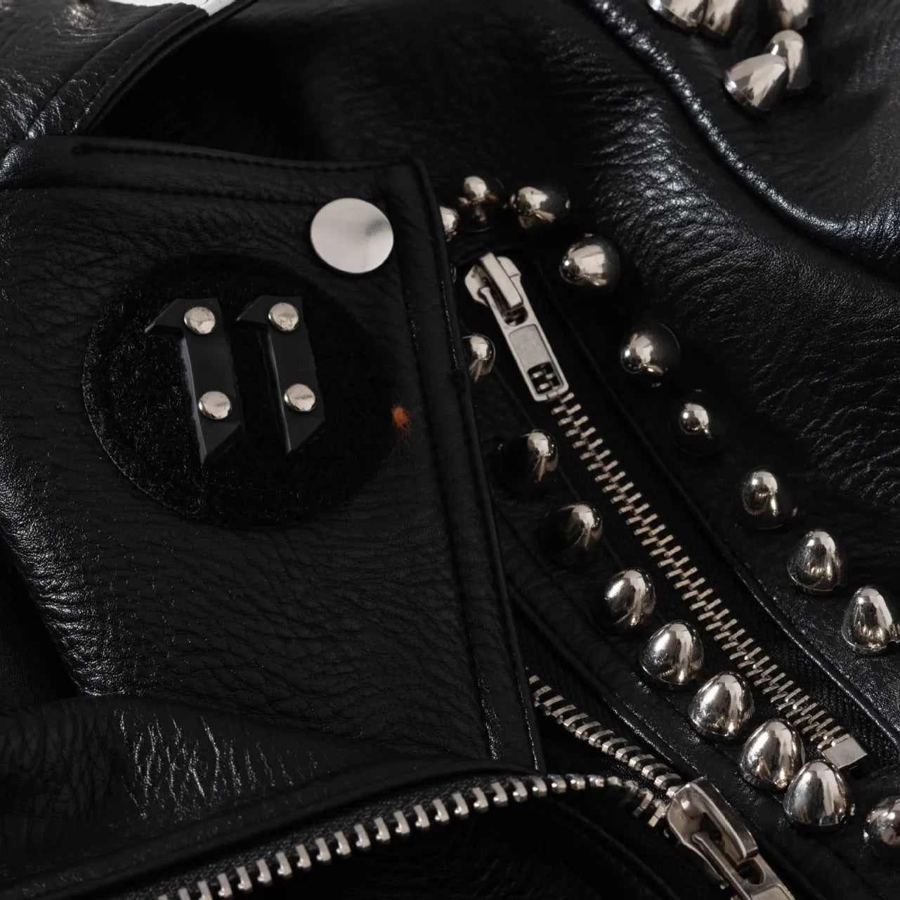 Veste-en-cuir-cloute-pour-femme-fermeture