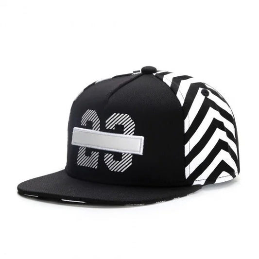 casquette de moto noire et blanche avec chiffre 23 pour homme et femme style urbain