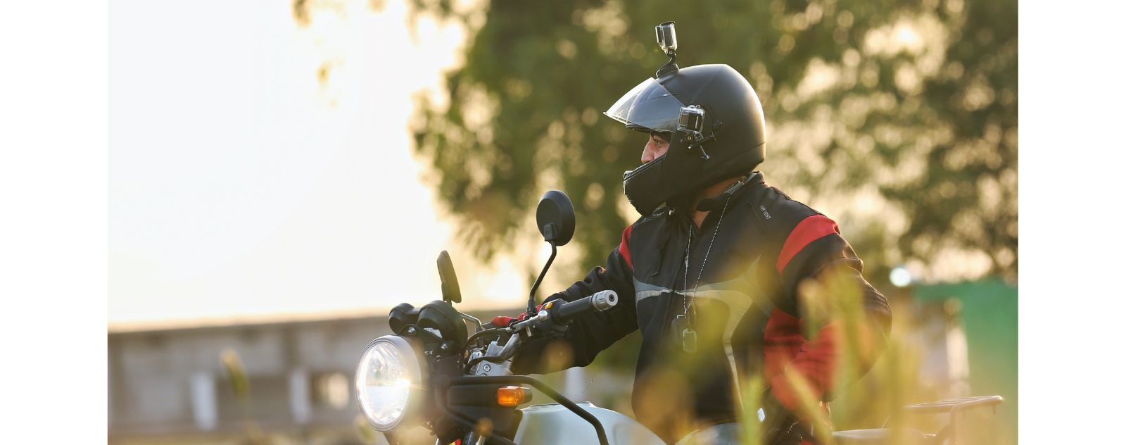 Équipements moto high-tech pour sécurité et confort