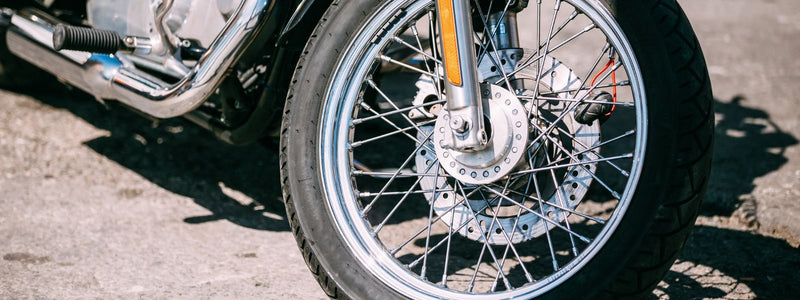 Quand changer les pneus sur une moto ?