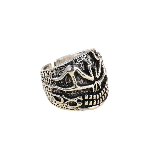 Bague Biker Furious crâne stylisé métal argenté vieilli ajustable.