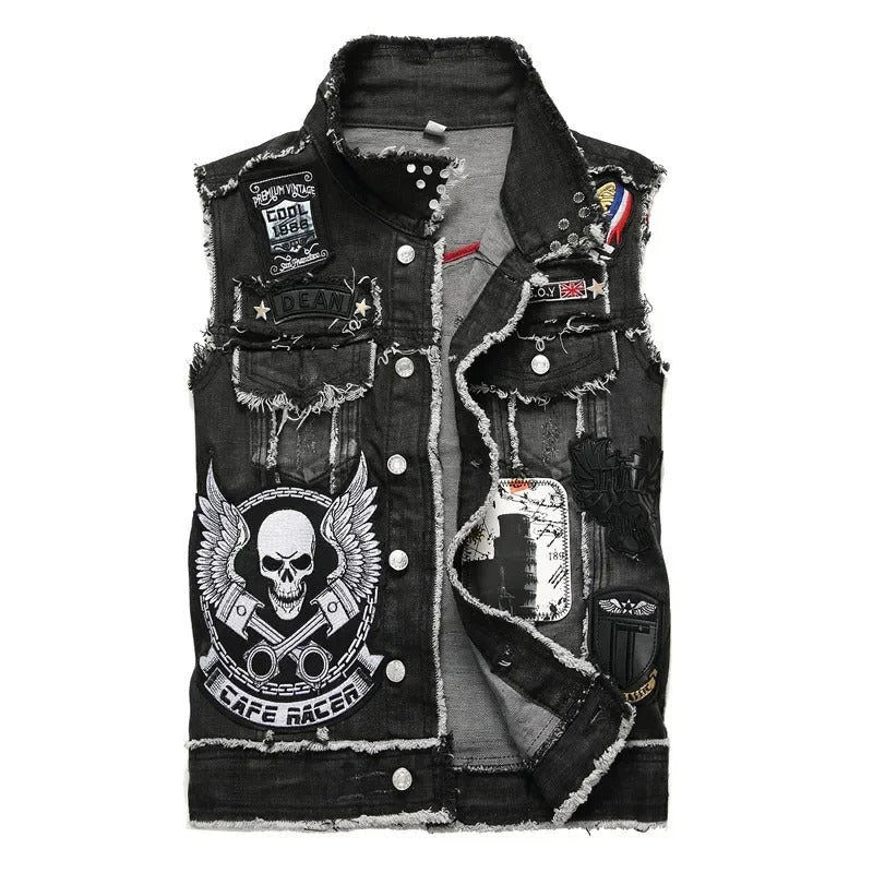 Gilet biker en jean noir sans manches avec patchs skull et motifs Café Racer