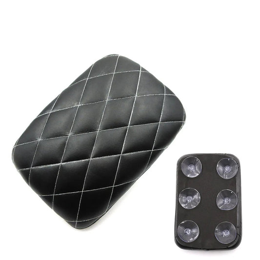 Pouf moto à motif matelassé losange incliné noir avec ventouses, confort et style pour custom ou Harley