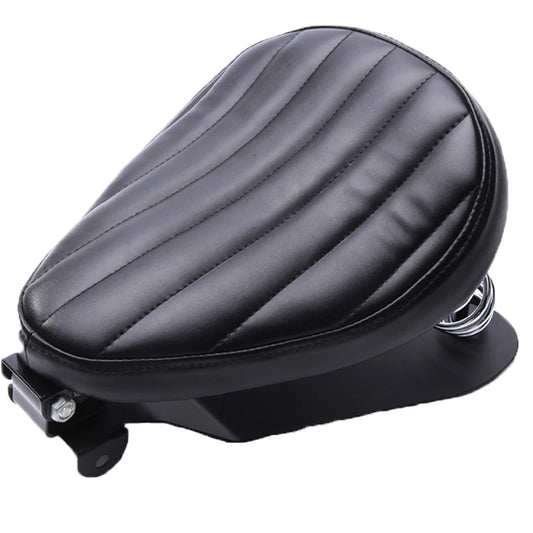 Selle moto bobber noire avec coutures verticales et ressorts pour un confort optimal