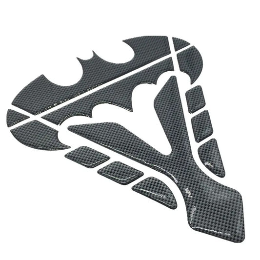 Sticker réservoir moto design Batman finition carbone texturée