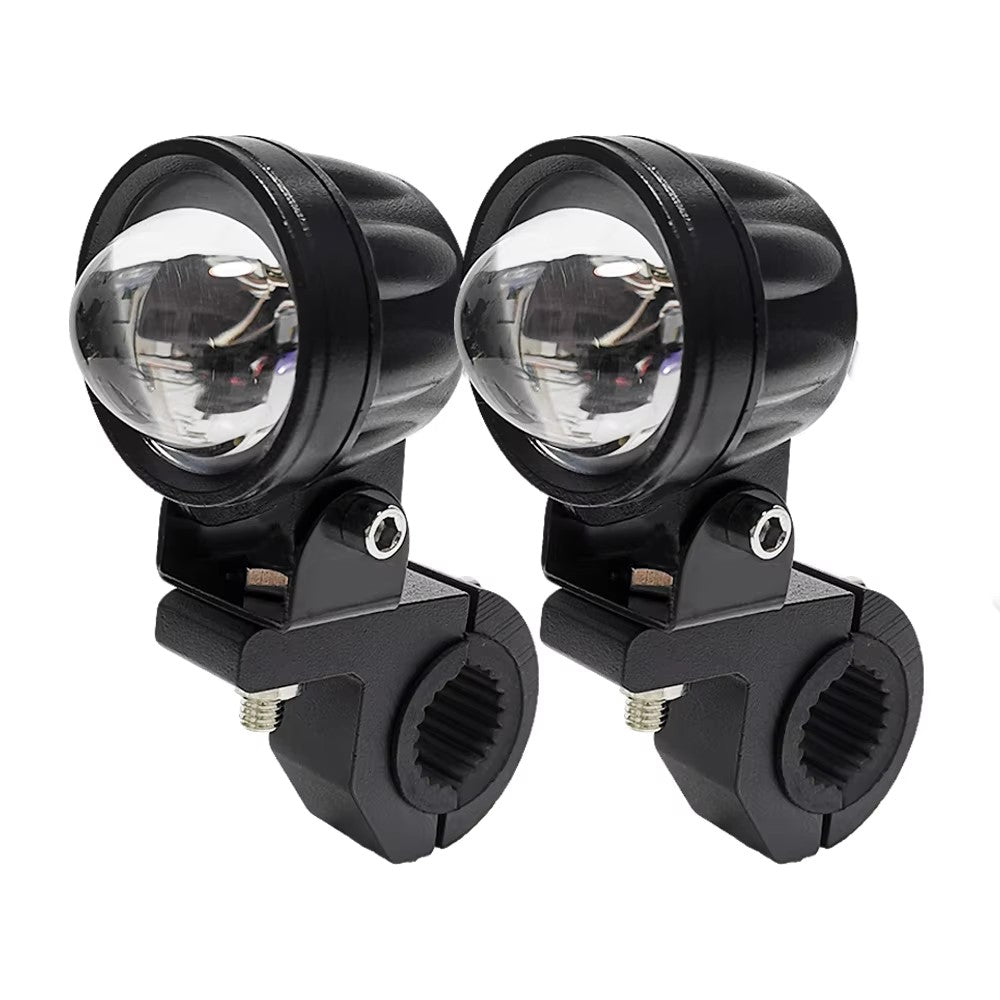 2 phares LED noirs additionnels pour moto custom avec fixation universelle et lentille bombée
