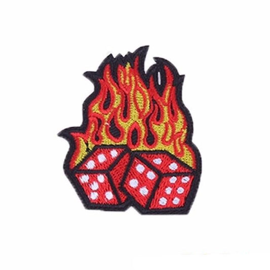 Patch biker à coudre motif dés enflammés brodé rouge et jaune pour veste motard