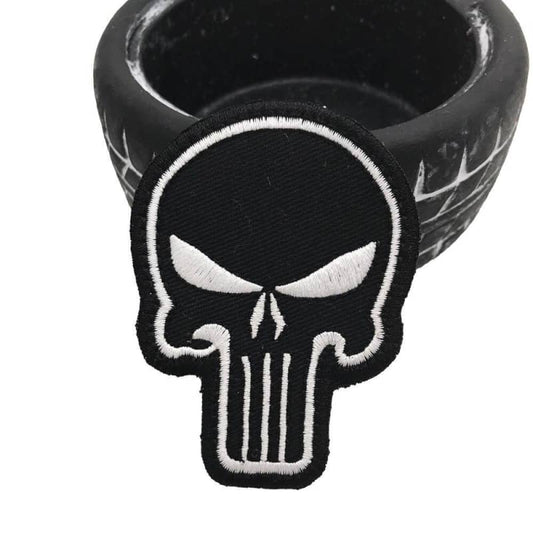Patch Punisher brodé noir et blanc à coudre pour motard