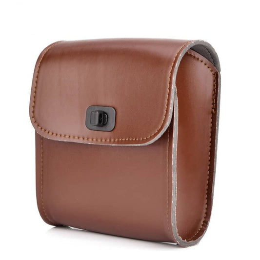 Sacoche moto en cuir marron style vintage avec fermeture à boucle, idéale pour custom et café racer