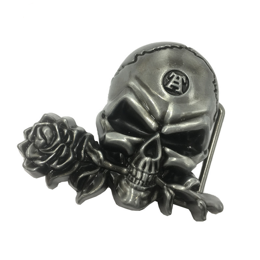 Boucle de ceinture tête de mort avec rose en alliage de zinc finition antique, moulures détaillées style gothic biker rock