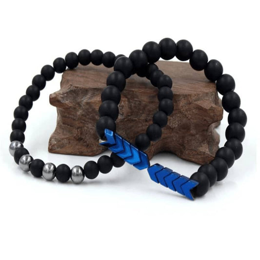 Bracelet biker homme femme en pierre de lave naturelle avec perles noires et flèche bleue